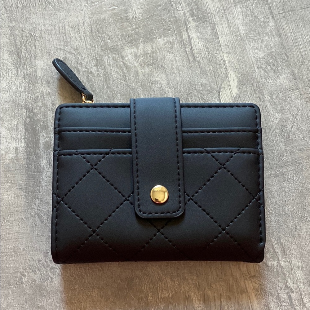 Black Quilted Women's Bi-Fold Wallet
